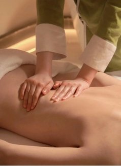 100% Real professional Massage - Masajista in Al Manama Photo 7 of 20