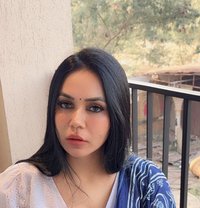 100 Trust Premium Model Indian Russian - puta in Pune