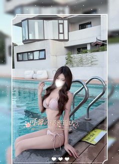 1018 - escort in Osaka Photo 3 of 3