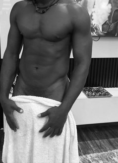 11 inches banana - Male escort in Accra Photo 4 of 5