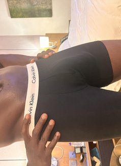 11”monsterxxxl - Male escort in Doha Photo 2 of 9