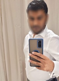 18+ Ladies - Male escort in Riyadh Photo 3 of 4