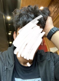 18 Year Old Devon - Male escort in Colombo Photo 3 of 4