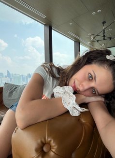 18y • first time offering companionship - Acompañante in Bangkok Photo 2 of 7