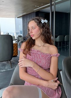 18y • first time offering companionship - Acompañante in Bangkok Photo 3 of 7