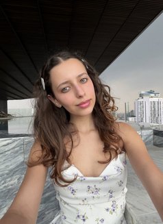 18y • first time offering companionship - Acompañante in Bangkok Photo 6 of 7