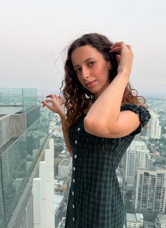 18y • first time offering companionship - companion in Bangkok Photo 6 of 9