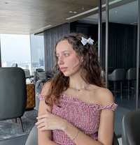 18y • first time offering companionship - puta in Bangkok