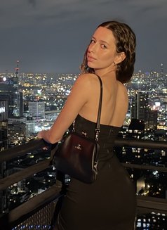 18y • first time offering companionship - companion in Bangkok Photo 3 of 4