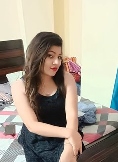 🟢 +19 Disha - Transsexual escort in Noida Photo 2 of 4