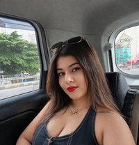 🟢 +19 Disha - Transsexual escort in Noida