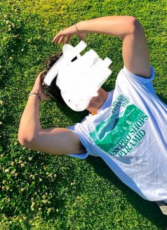 19 years old boy Dushen - Acompañantes masculino in Colombo Photo 4 of 9