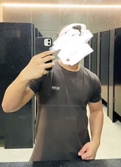 19 years old boy Dushen - Acompañantes masculino in Colombo Photo 8 of 9