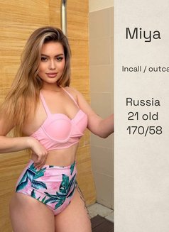 20+ Aura Models - escort agency in Dubai Photo 18 of 21