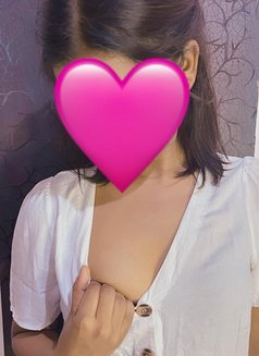 20 Year Old Nishita - puta in New Delhi Photo 5 of 13