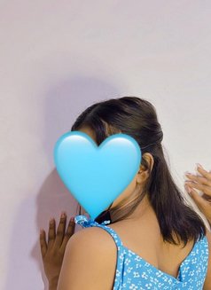 20 Year Old Nishita - puta in New Delhi Photo 10 of 13