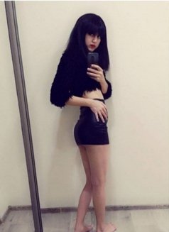 20sm vers from Uzbekistan - Transsexual escort in London Photo 5 of 6