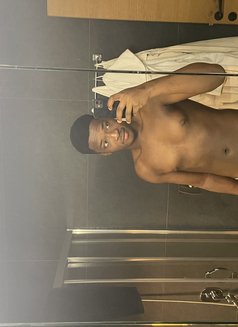 23cm Bbc - Male escort in Nairobi Photo 5 of 6