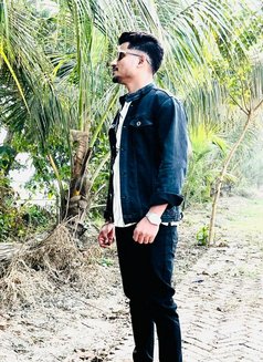 24*7 service available contact me - Male escort in Kolkata Photo 2 of 2
