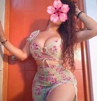 Rs25.000/ Hot pvt,escort & foreign - puta in Colombo Photo 3 of 9