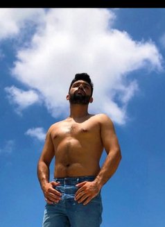 2Top MASTER - Male escort in Beirut Photo 6 of 6