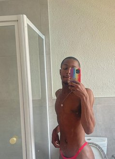 Delight 🇧🇭 - Male escort in Al Manama Photo 2 of 2