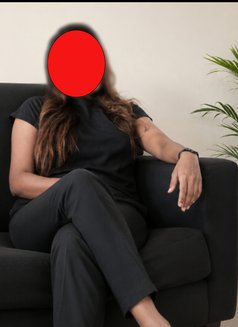 University Girls 19y,22y,27y & CAM - puta in Colombo Photo 9 of 13