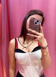 Independent Priyanka here out call - escort in New Delhi Photo 1 of 3