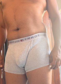 36 | Male Escort | Discreet & Open Minde - Male escort in Colombo Photo 9 of 9