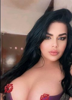 3asoula - Transsexual escort in Beirut Photo 11 of 13
