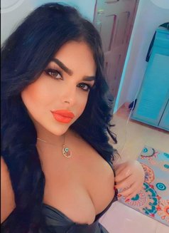 3asoula - Transsexual escort in Beirut Photo 13 of 13