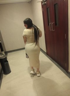 3some Arab - puta in Al Manama Photo 1 of 5