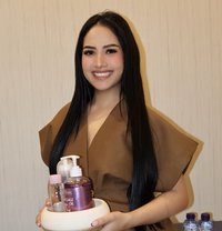 Sexy therapist with Massage table - escort in Riyadh