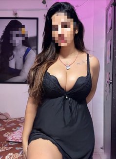 4 Lakhs Followers on Insta. Real Meet - escort in Mumbai Photo 16 of 17