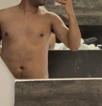 5’5 of Pure Intimacy - Male companion in Dubai