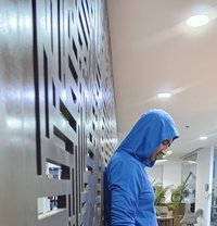 6'1 tall guy not looking for money - Male escort in New Delhi Photo 1 of 4