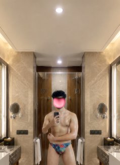 Tall MASSAGER & SEX THERAPIST ! - Acompañantes masculino in New Delhi Photo 2 of 4