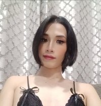 7 inch dick, big, strong & cum a lot - Transsexual escort in Doha