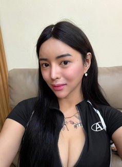 7inc FUNCTIONAL DICK ! LIMITED DAYS ONLY - Transsexual escort in Manila Photo 3 of 8