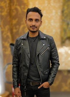 Licking and squirting with Mr. Akash - masseur in Kolkata Photo 4 of 15