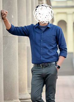 Licking and squirting with Mr. Akash - masseur in Kolkata Photo 11 of 15