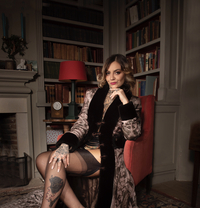 Mistress Nikky French - Dominadora in Luxembourg