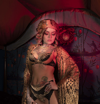 Mistress Nikky French - Dominadora in Luxembourg