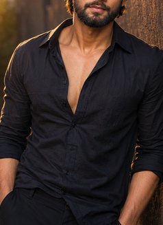 Rajib Roy - Acompañantes masculino in New Delhi Photo 2 of 3