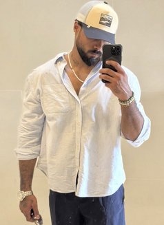 8 Inch Verified - Male escort in Chennai Photo 1 of 2