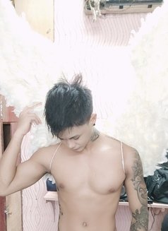 8 Inches Cock Masculine - Male escort in Manila Photo 2 of 7