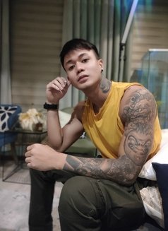 8 Inches Cock Masculine - Male escort in Manila Photo 6 of 7