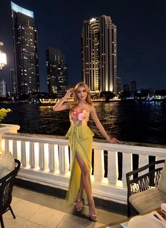 8 inch thick cock cum a lot - Acompañantes transexual in Dubai Photo 28 of 30
