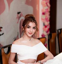 8 inches Top & Bottom a lot of cum - Transsexual escort in Dubai