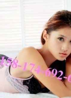 College Girl Giving Outcall Escort Servi - masseuse in Hangzhou Photo 1 of 1
